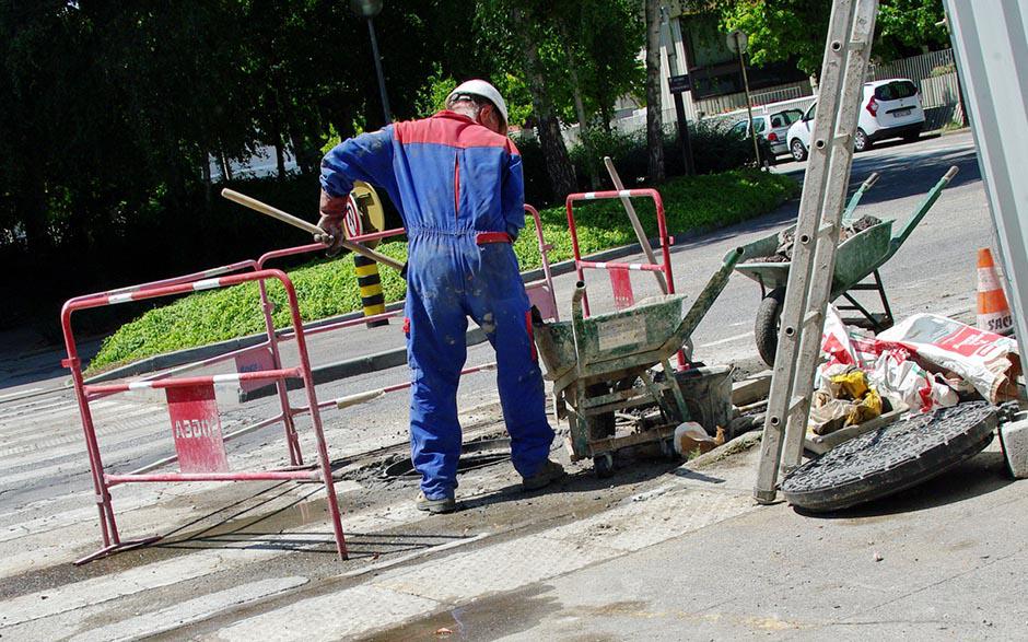 déboucher les wc avec une bouteille Paris 3